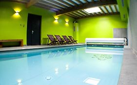 Gite Roche Des Ducs avec Piscine toute l'année, Spa, Sauna, Hammam